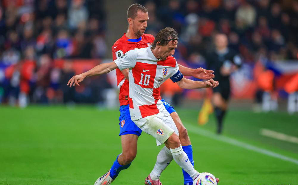 九游平台-欧洲杯上演足坛第一神锋对决